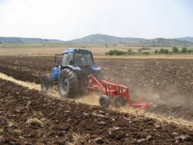 Навесной необоротный плуг Farmer 3S серии @plus